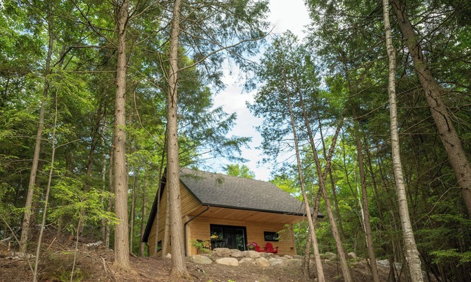 Madawaska Valley Ski Chalet | Private Chalet in Nature & Water/Near Algonquin