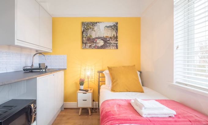Cambridge Apartment | Private & Charming Studio Room 3 by Milton Guesthouse