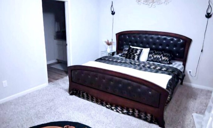 Anna House | Private Clean Quiet Suite in a shared New House in Anna with Private Bathroom