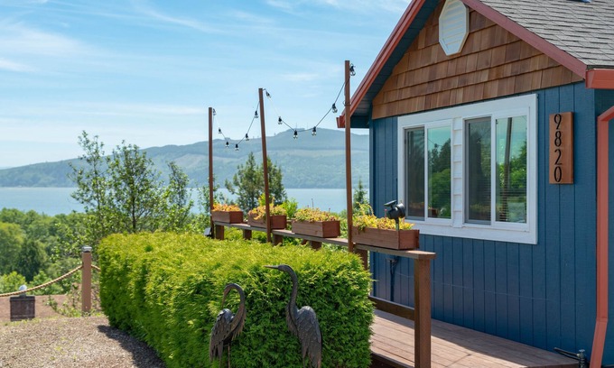 Bay City House | Private Coastal Cottage w/via -Near Rockaway Beach!