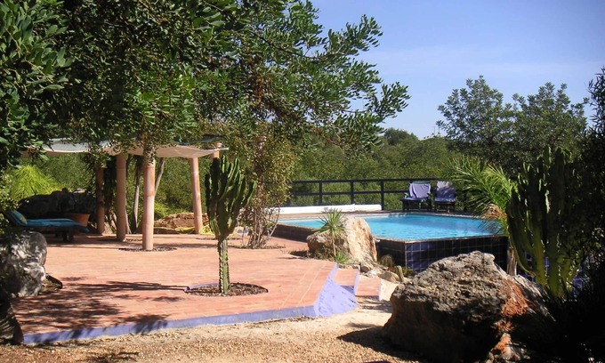 Tavira House | Private colourful house in nature, pool, wifi,air-condition,nearby the sea