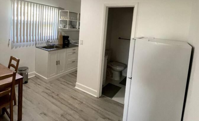 Dania Beach Apartment | private condo, 2 bed, free parking and Wi-Fi, Plus
