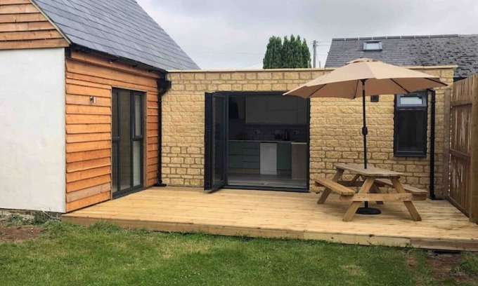 Laverton House | Private Cotswold annex - Quiet, rural and Spacious