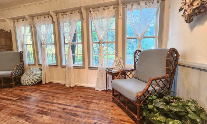 Safety Harbor Cottage | Private cottage by the Sea