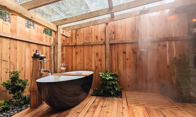 Cobble Hill House | Private cottage in Shawnigan lake/Cobble hill area