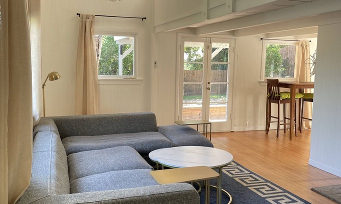 Hollywood Hills Cottage | Private Cottage in the Hollywood Hills - Views of the Hollywood Sign