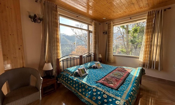 Kasauli Cottage | Private Cottage near Mall Road + Mountain view