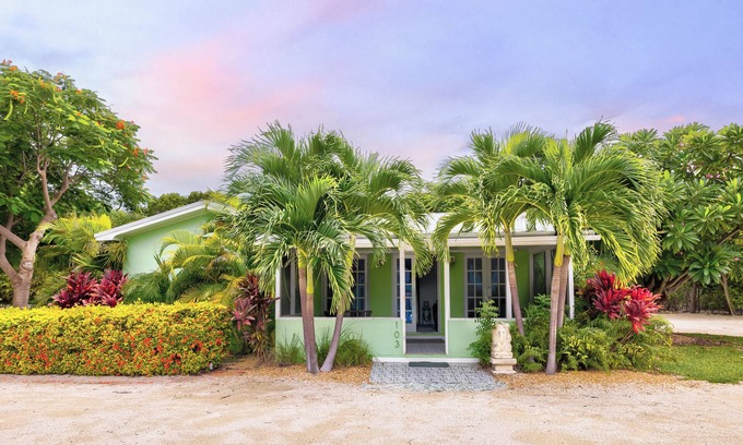Upper Matecumbe Key Cottage | Private Cottage on Bayfront Estate with Pool, Beach, Dockage, Kayaks and More