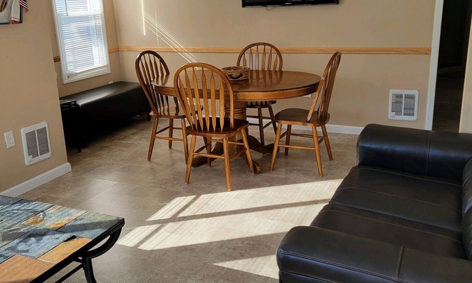 Ortley Beach Cottage | Private cottage set back just one block to beach