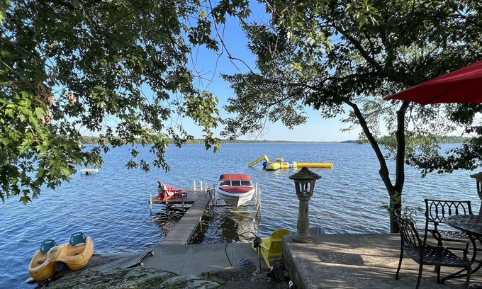 Carden Cottage | Private Cottage | Waterfront | Kawartha Lakes