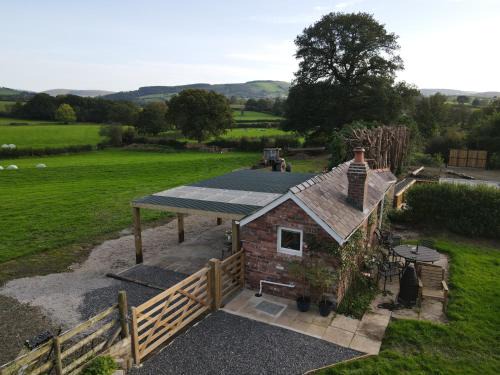 Llangadog Ski Chalet | Private country cabin with spectacular views, spa hot tub - Brecon Beacons National Park