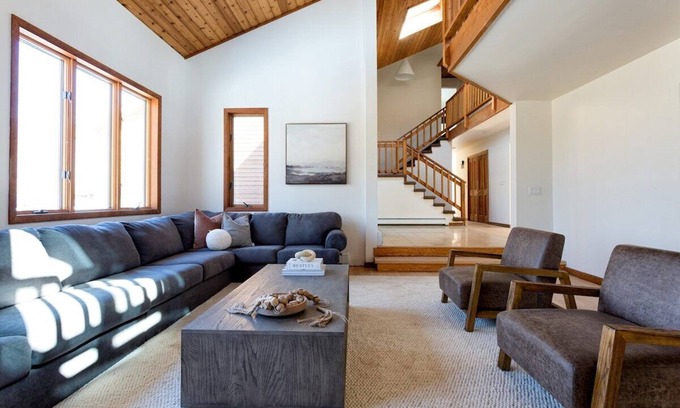 Kerhonkson House | Private Countryside Retreat, near Minnewaska