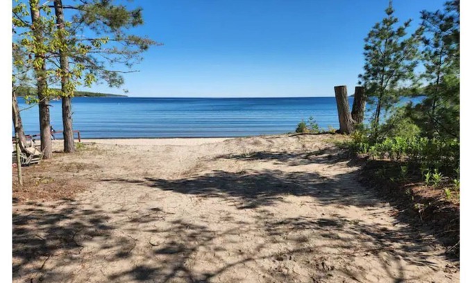 Tiny Cottage | Private & Cozy 1.5 Acres Cottage w/ 3 Spacious BR