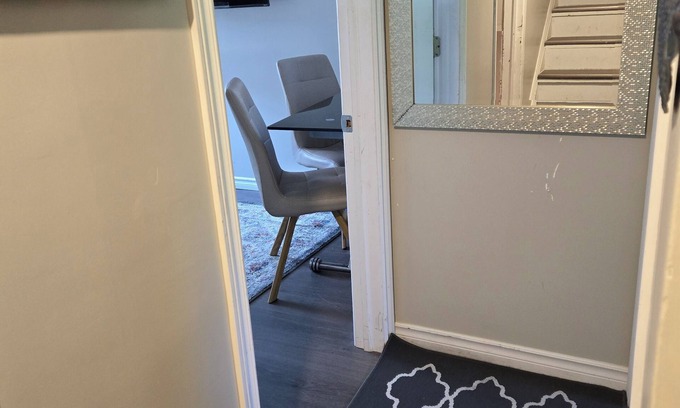 Peterborough Apartment | Private Cozy apartment minutes away from lift lock waterways, golf clubs, parks