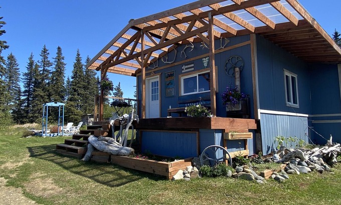 Ninilchik Cabin | Private Cozy Cabin with Amazing Inlet Views