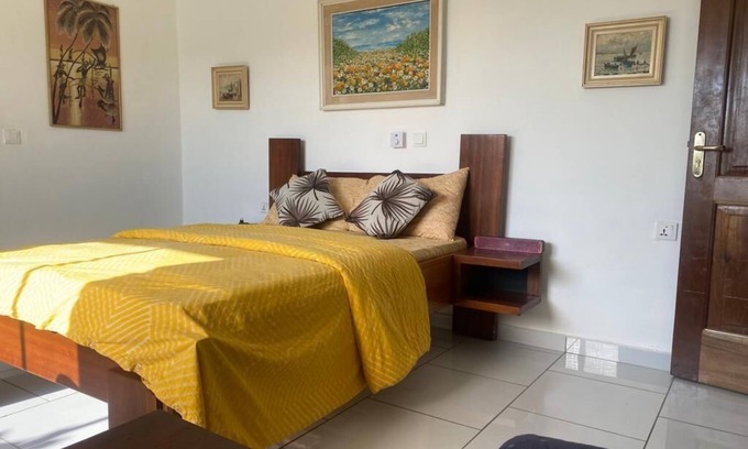 Sekondi-Takoradi Bed & Breakfast | Private cozy room in a shared house