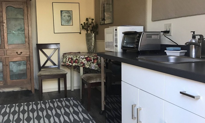 Monterey House | Private Cozy Suite/Cannery Row
