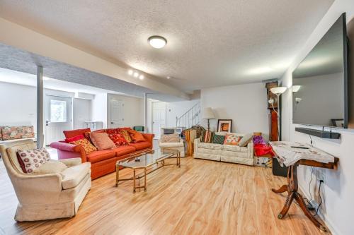 Berkeley Springs House | Private Deck Berkeley Springs Getaway!