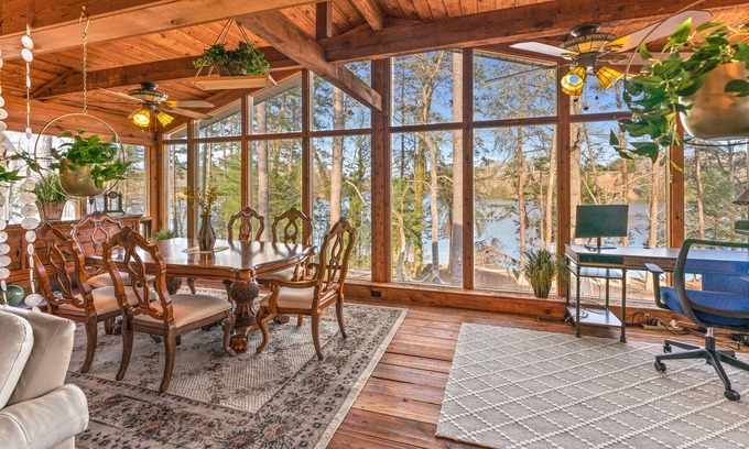 Gainesville House | Private Deck w/ Lake View, Outdoor Bar & Kitchen