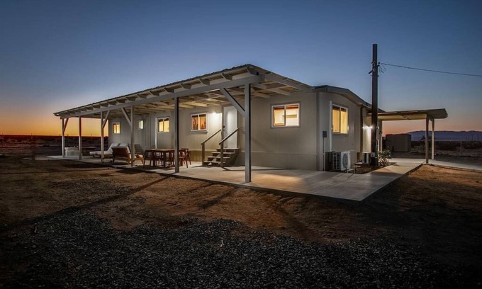 Wonder Valley House | Private Desert Retreat with Rock Tub -3 BR/2Bath