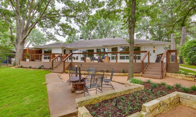 Cedar Creek Reservoir House | Private Dock Lakefront Enchanted Oaks Retreat