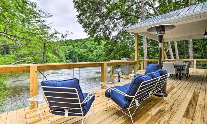 Pittsburg House | Private dock! Low traffic LAKEFRONT now booking for 2025!