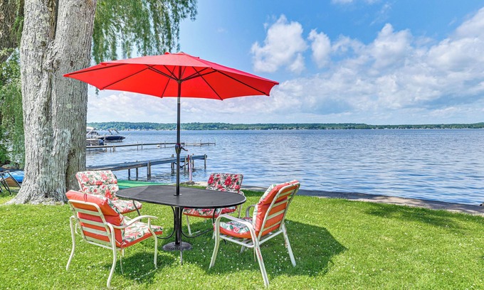 Saratoga Springs House | Private Dock: Lakefront Gem on Saratoga Lake