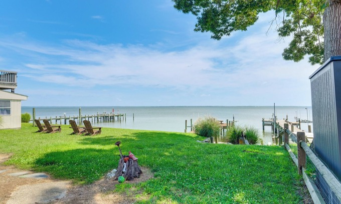Hague House | Private Dock & Yard: Hague Hideaway on the Potomac