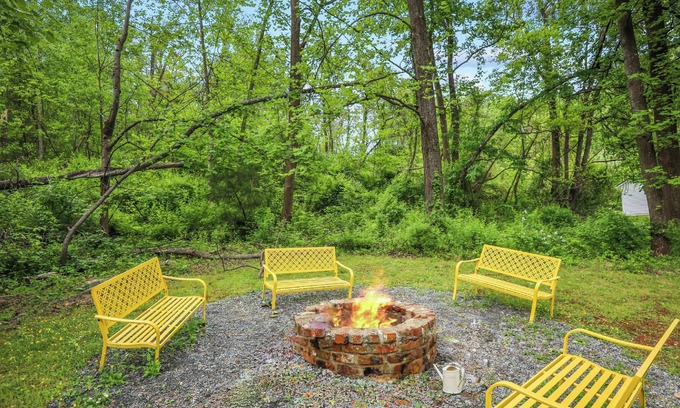 Roseland Cottage | Private, Dog Friendly Cottage Near Route 151 + Wintergreen