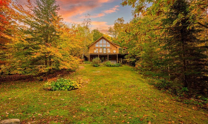 Bethel Cabin | Private dog-friendly lodge with hot tub, mountain views, and fenced-in yard