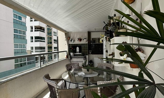 Castelo Branco Apartment | Private double room for rent. Shared apartment, air conditioning, TV, minibar. 250m from the beach