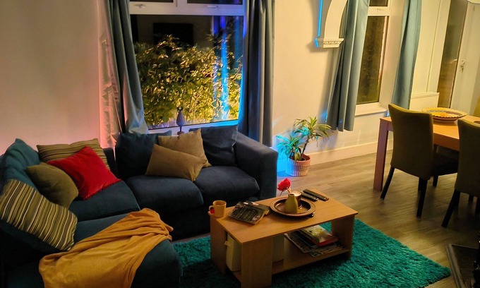 Woodingdean House | Private Entire House - 3 Bedrooms, Garden, Parking