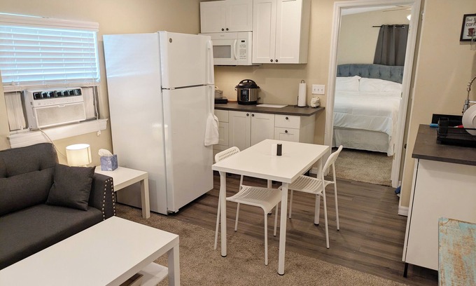 Cypress Gardens Apartment | Private Entrance 1 Bd 1.5 Bath Guest Suite in Cypress Gardens near Legoland
