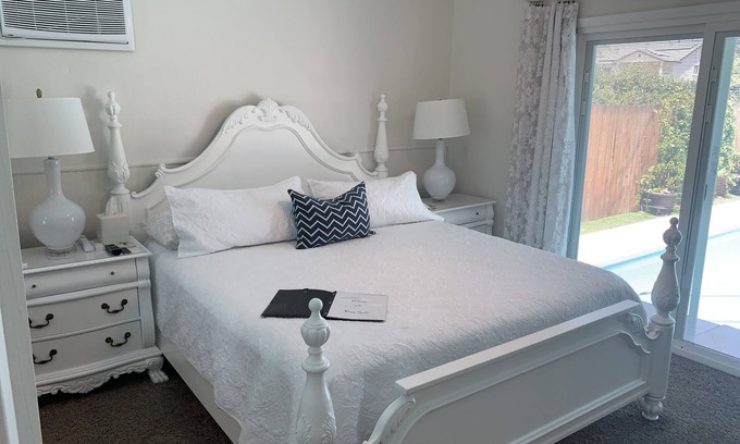 West Park Community House | Private Entrance King Suite