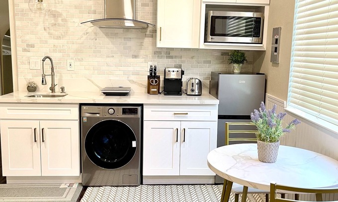 Eastvale House | Private Entry Private Bath/No sharing space