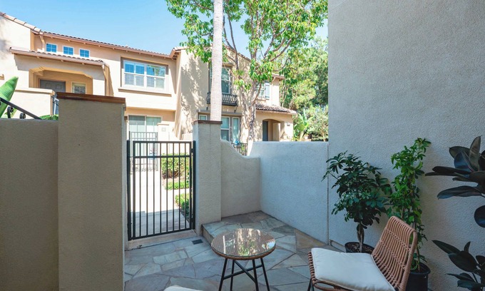 Irvine Industrial Complex-East Apartment | Private Entry Suite w Patio Bath Kitchenette