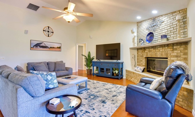 Braden River House | Private Estate on 10 Acres w/Pool in Bradenton