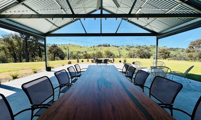 Huon Creek Villa | Private Estate with Spa - Luxurious Huon Creek Retreat