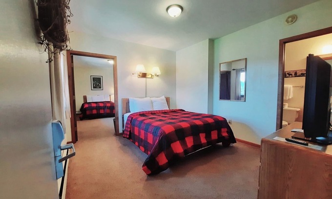 Ironwood Apartment | Private family style, corner room in our Lodge at North Ironwood Acres resort offering a sunrise view. 3 beds. 2 bathrooms. DOG FRIENDLY!