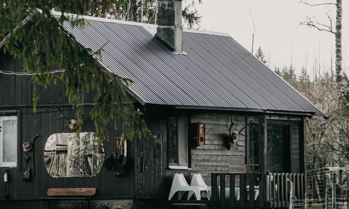 Pedvale Cabin | Private Farm Jakuzzi Sauna in the forest
