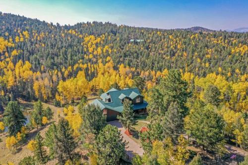 Florissant House | Private Fishing Pond Mtn-View Home in Florissant!