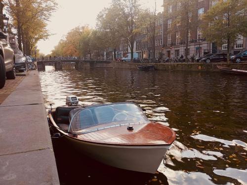 Amsterdam North Apartment | Private Floating Retreat - Entire Space for Groups
