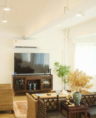 China Town Apartment | Private Full-Floor Spacious 5BR in China Town