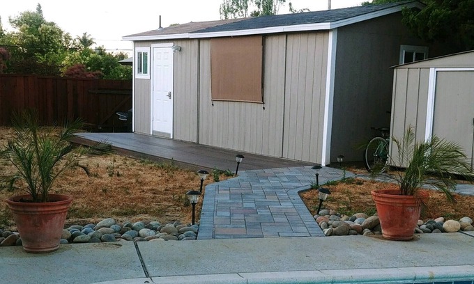 Noddin House | Private fully furnished Guest house w/ pool