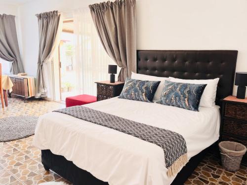 Lyttelton Manor House | Private Garden Home Fast WiFi