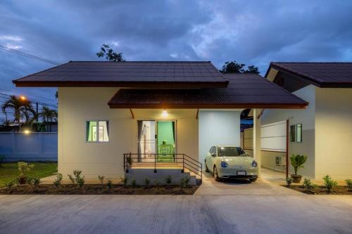 Chaiyasathan House | Private Garden House, Chiang Mai