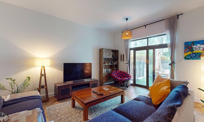 The Greens Apartment | Private Garden | Lake Views | Furnished