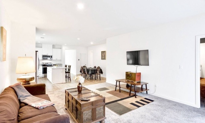 Pumpkin Center House | Private Getaway 15 Minutes to Downtown Bakersfield!