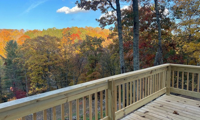 Burnsville House | Private Getaway in the Blue Ridge Mountains of Burnsville NC!