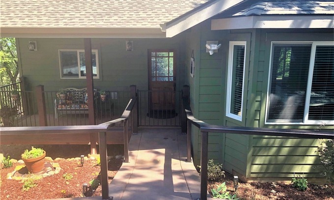 Murphys House | Private Getaway With Beautiful Views